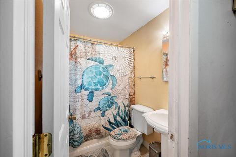 Tiny photo for 930 Scott Street, Maumee, OH 43537 (MLS # 6136646)