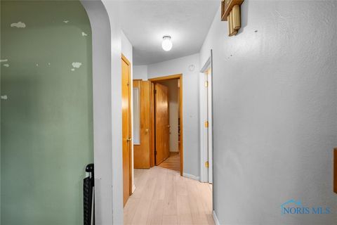 Tiny photo for 930 Scott Street, Maumee, OH 43537 (MLS # 6136646)
