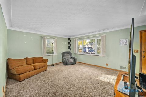 Tiny photo for 930 Scott Street, Maumee, OH 43537 (MLS # 6136646)