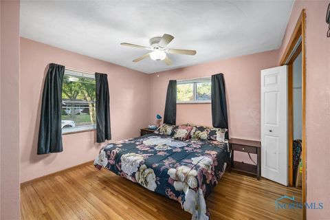 Tiny photo for 930 Scott Street, Maumee, OH 43537 (MLS # 6136646)
