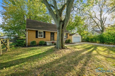 Tiny photo for 930 Scott Street, Maumee, OH 43537 (MLS # 6136646)