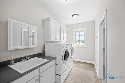 Tiny photo for 902 Pine Valley Drive, Bowling Green, OH 43402 (MLS # 6136960)