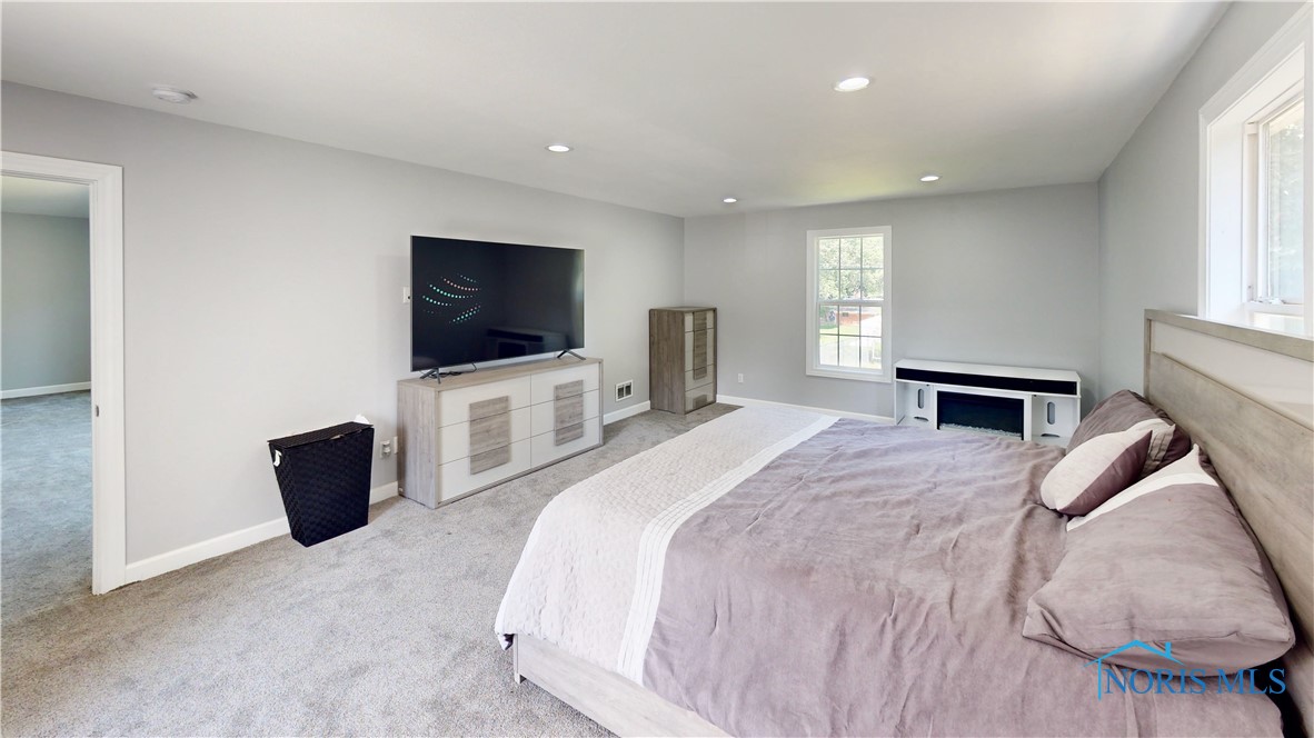 5904 Rega Drive, Toledo, Ohio image 17