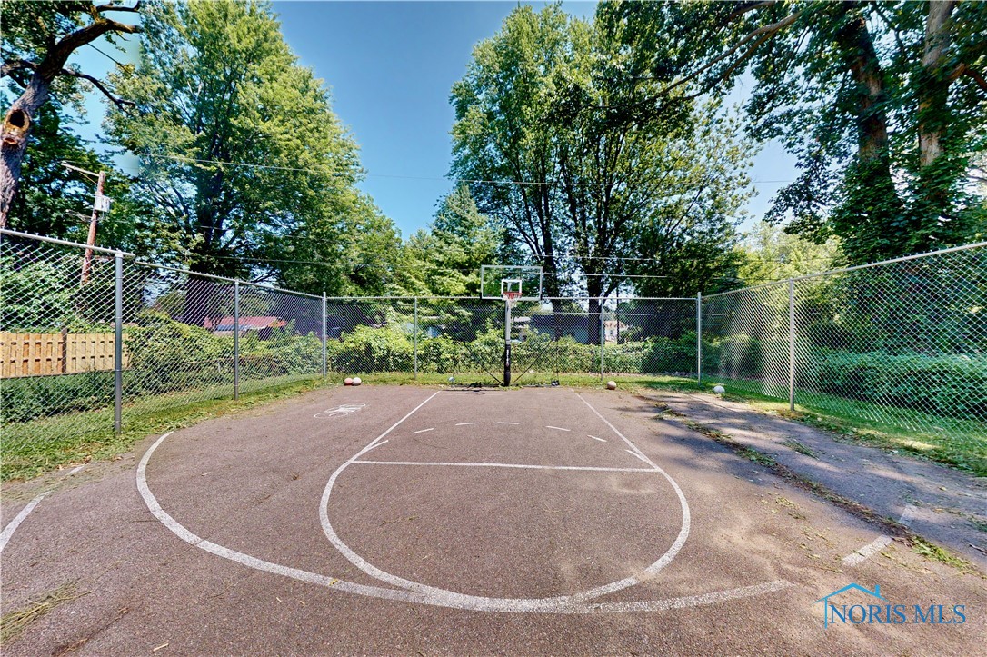 5904 Rega Drive, Toledo, Ohio image 28