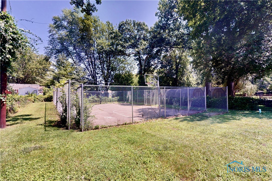 5904 Rega Drive, Toledo, Ohio image 29