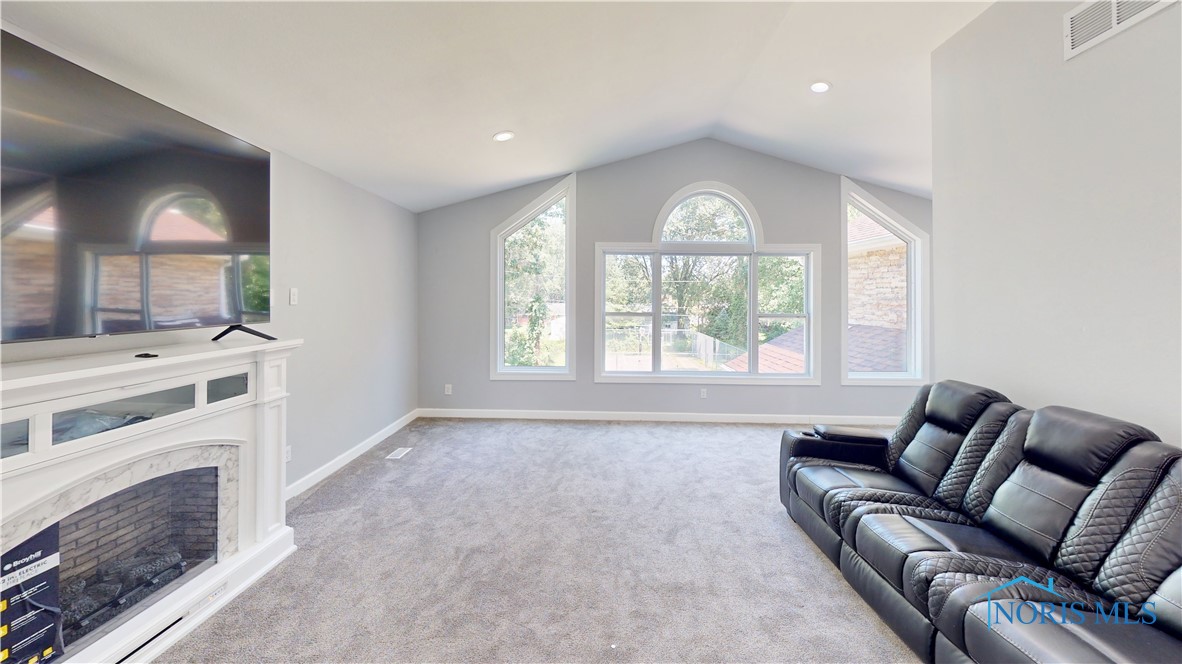 5904 Rega Drive, Toledo, Ohio image 14
