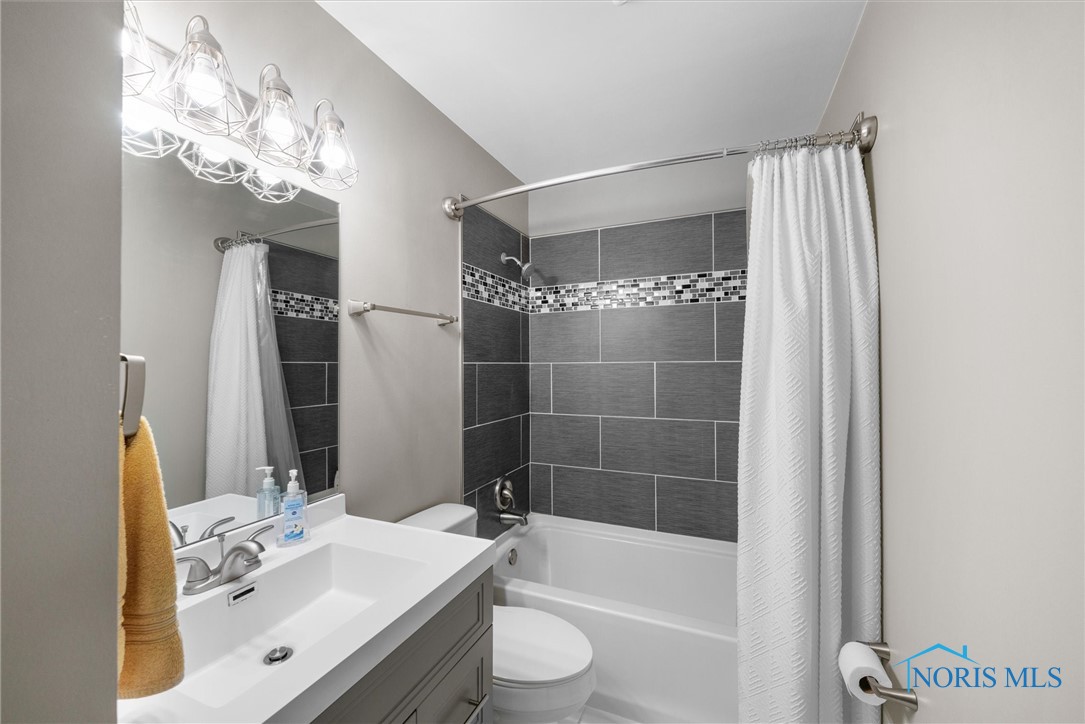 7456 Club Road, Sylvania, Ohio image 25
