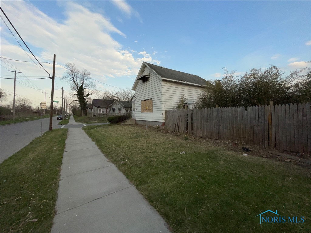 2398 York Street, Toledo, Ohio image 3