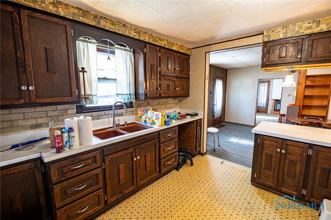 330 N Leighton Street, Kenton, Ohio image 2