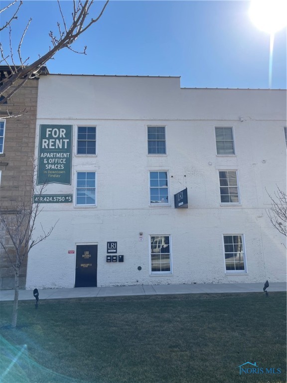 Findlay, Ohio 45840, United States, 2 Bedrooms Bedrooms, ,2 BathroomsBathrooms,Residential,Active,88547