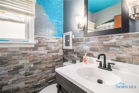 Tiny photo for 710 N Byrne Road, Toledo, OH 43607 (MLS # 6136153)