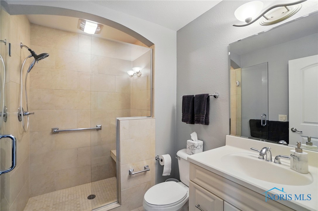 5616 Golden Pond Lane, Sylvania, Ohio image 32