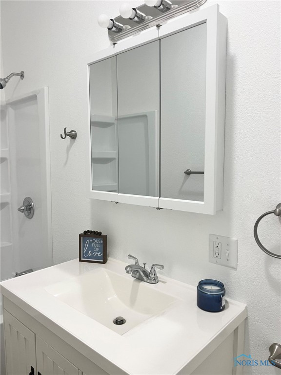 Bloomdale, Ohio 44817, United States, 3 Bedrooms Bedrooms, ,1 BathroomBathrooms,Residential,Active,86429