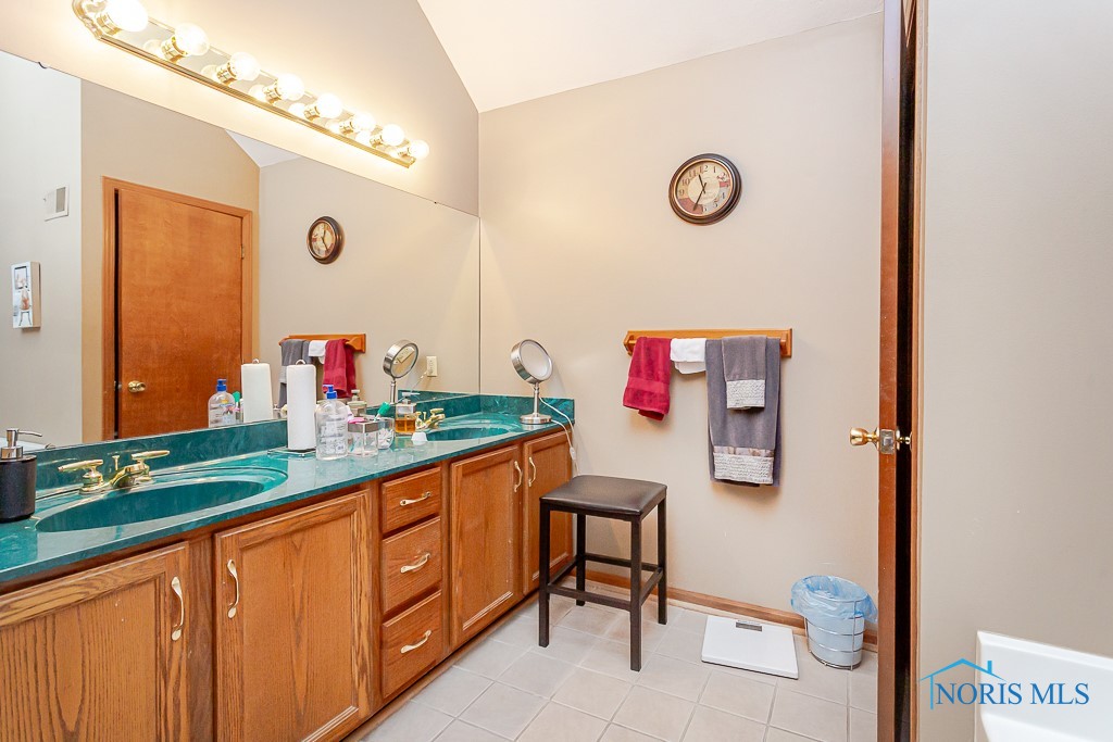 584 Fox View Court, Perrysburg, Ohio image 39