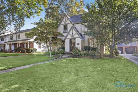 Tiny photo for 2924 Goddard Road, Toledo, OH 43606 (MLS # 6136684)
