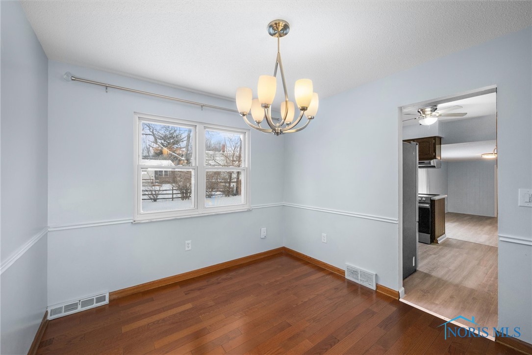 3653 Fairwood Drive, Sylvania, Ohio image 11