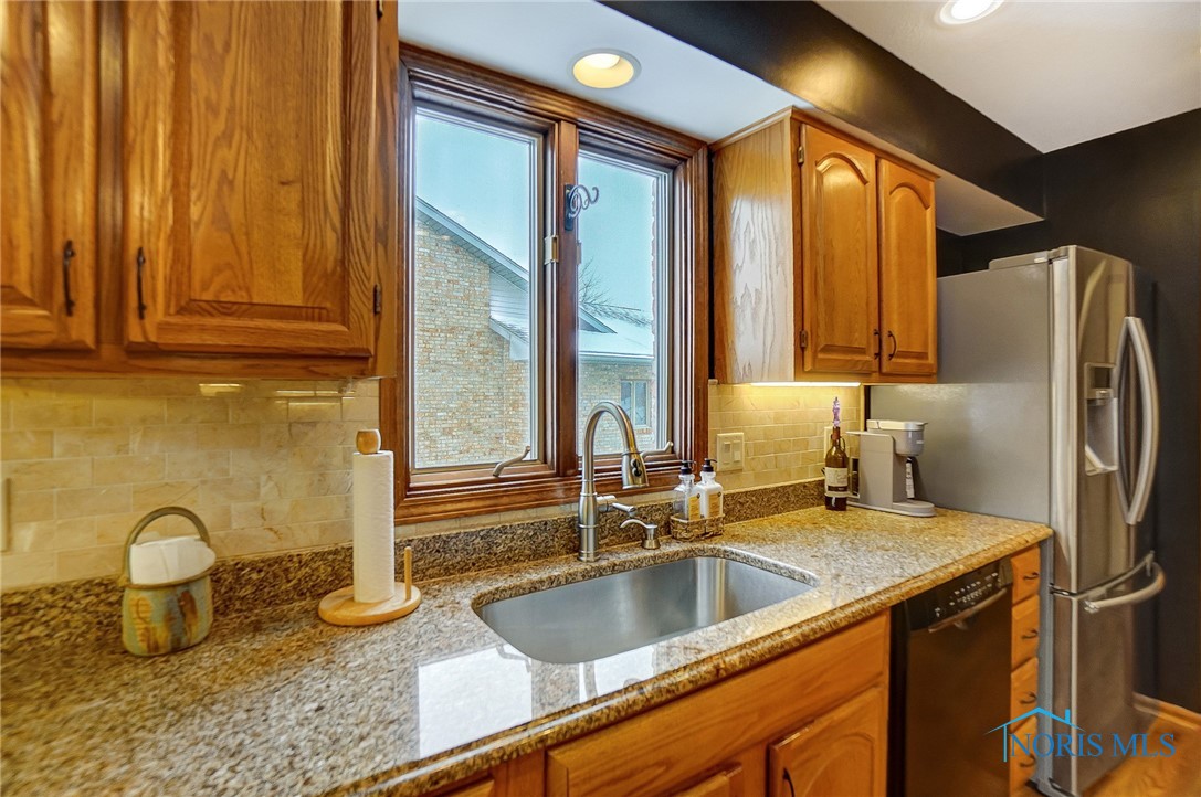 2001 Cobblestone Drive, Findlay, Ohio image 17