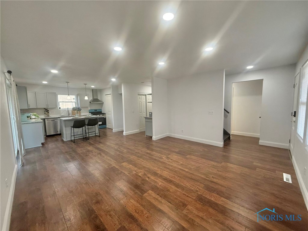 9721 Oak Bend Avenue, Holland, Ohio image 4