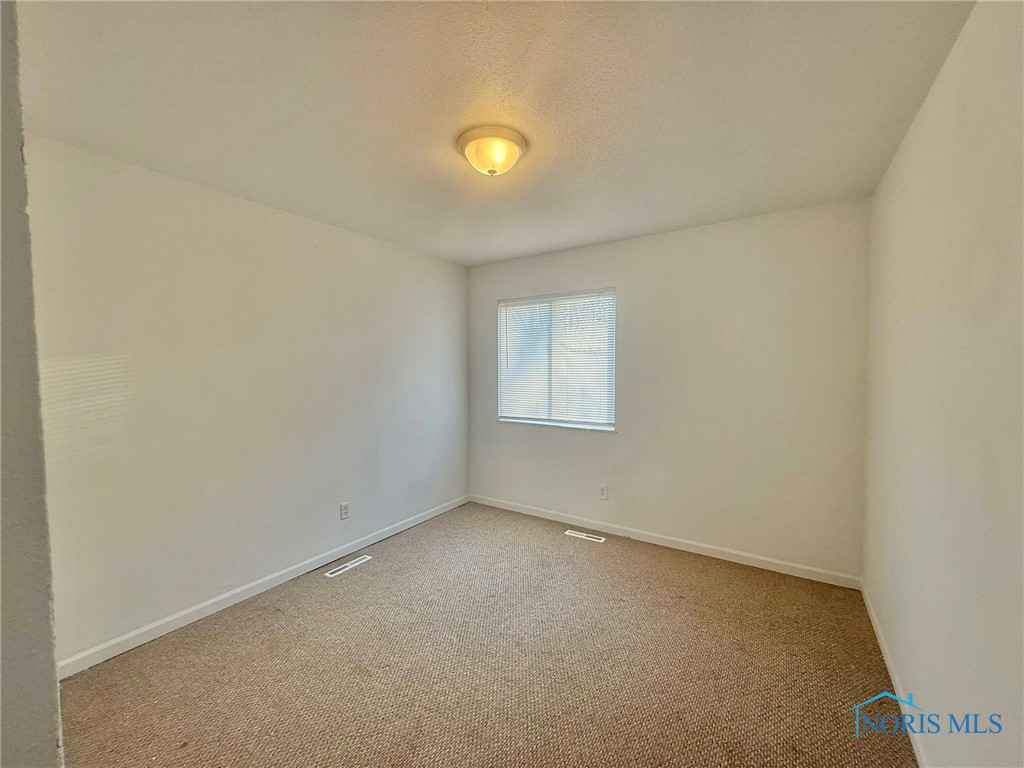 9721 Oak Bend Avenue, Holland, Ohio image 12