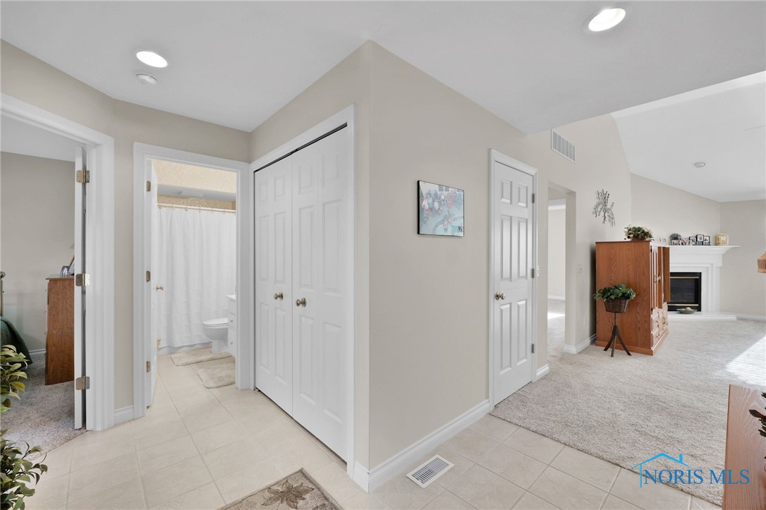 26348 W Wexford Drive, Perrysburg, Ohio image 6