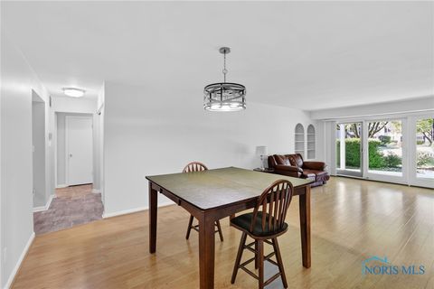 Tiny photo for 4243 W Bancroft Street #104E, Ottawa Hills, OH 43615 (MLS # 6136788)