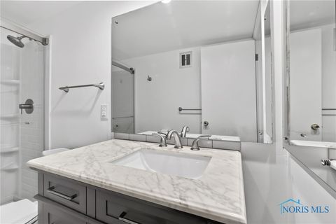 Tiny photo for 4243 W Bancroft Street #104E, Ottawa Hills, OH 43615 (MLS # 6136788)
