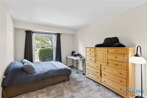 Tiny photo for 4243 W Bancroft Street #104E, Ottawa Hills, OH 43615 (MLS # 6136788)