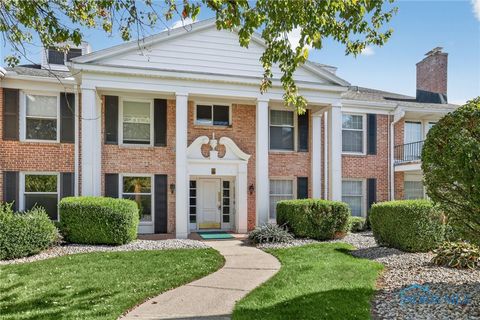 Photo of 4243 W Bancroft Street #104E, Ottawa Hills, OH 43615 (MLS # 6136788)