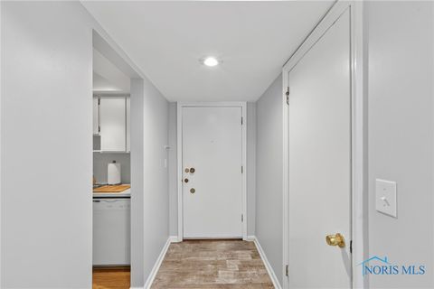 Tiny photo for 4243 W Bancroft Street #104E, Ottawa Hills, OH 43615 (MLS # 6136788)