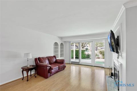 Tiny photo for 4243 W Bancroft Street #104E, Ottawa Hills, OH 43615 (MLS # 6136788)