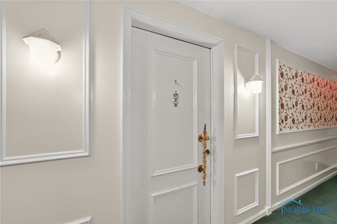 Tiny photo for 4243 W Bancroft Street #104E, Ottawa Hills, OH 43615 (MLS # 6136788)