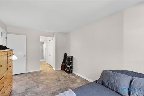 Tiny photo for 4243 W Bancroft Street #104E, Ottawa Hills, OH 43615 (MLS # 6136788)