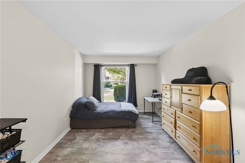 Tiny photo for 4243 W Bancroft Street #104E, Ottawa Hills, OH 43615 (MLS # 6136788)