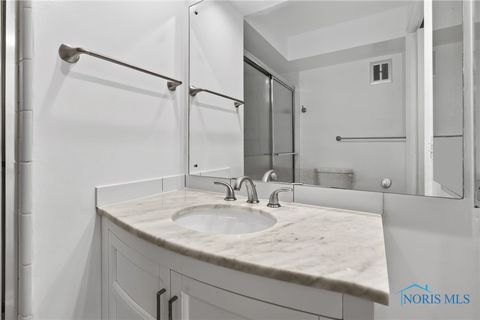 Tiny photo for 4243 W Bancroft Street #104E, Ottawa Hills, OH 43615 (MLS # 6136788)