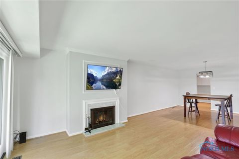 Tiny photo for 4243 W Bancroft Street #104E, Ottawa Hills, OH 43615 (MLS # 6136788)
