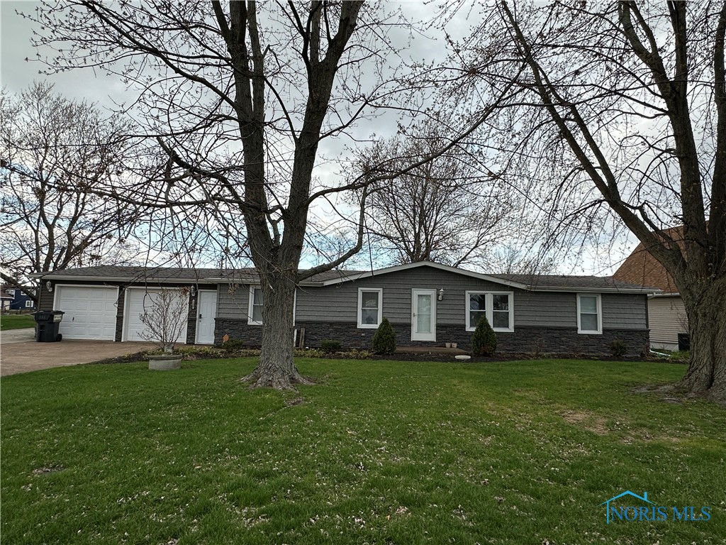 3085 E Canal Road, Port Clinton, Ohio image 1