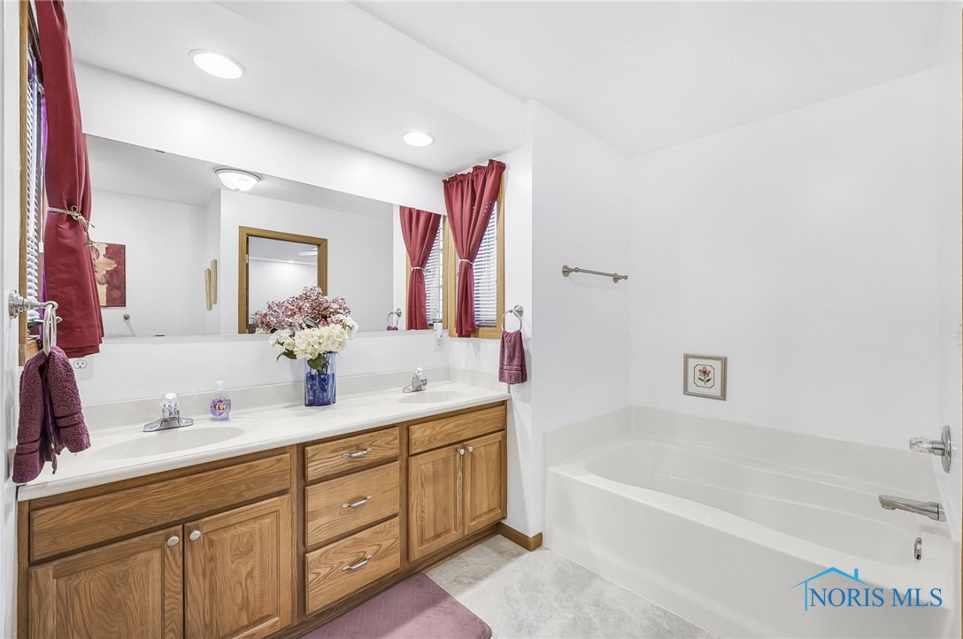 1440 S Redhawk Drive, Perrysburg, Ohio image 25