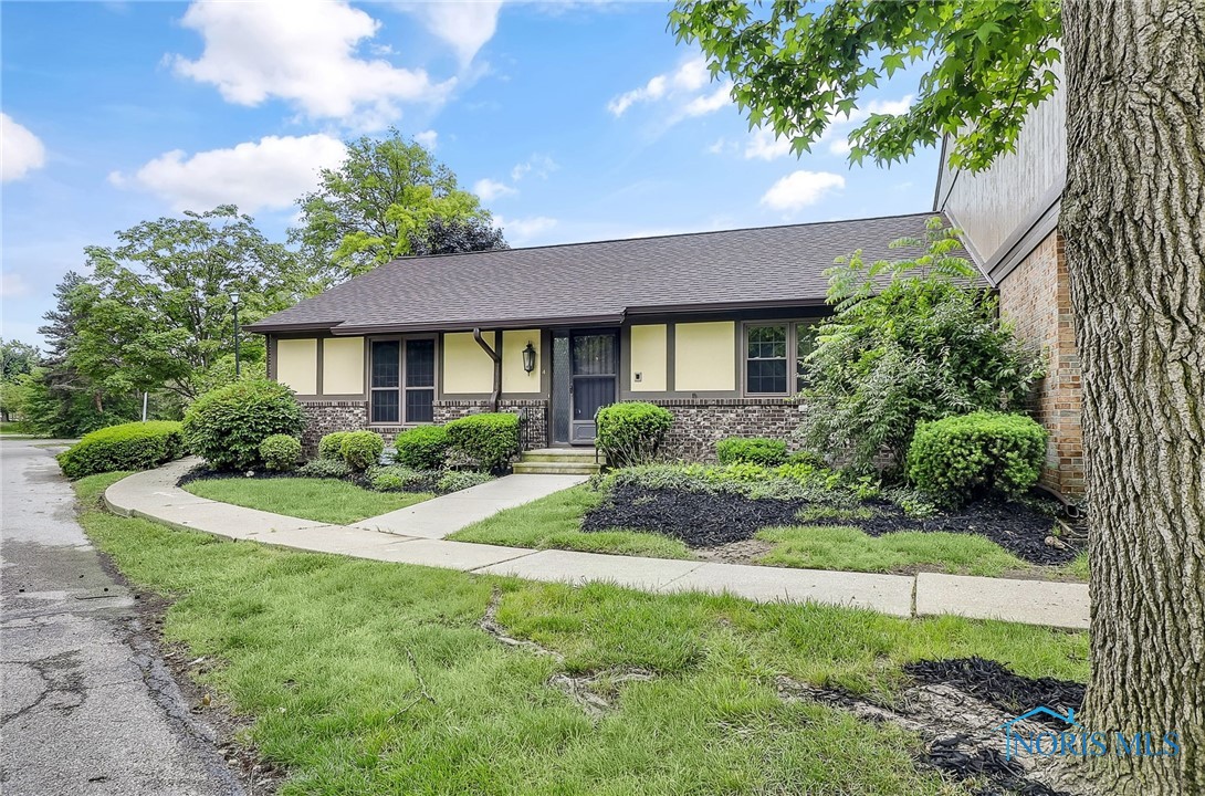 4 Knollwood Drive, Perrysburg, Ohio image 1