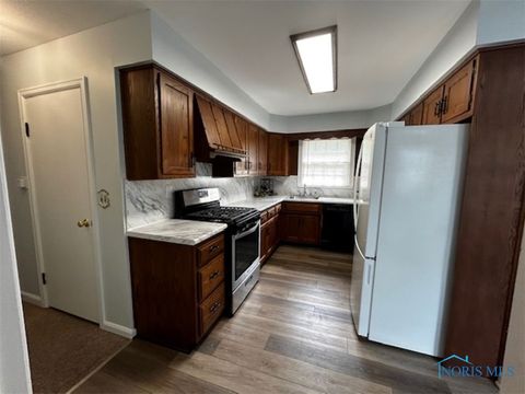 Tiny photo for 817 Oakwood Avenue, Bryan, OH 43506 (MLS # 6136217)