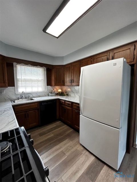 Tiny photo for 817 Oakwood Avenue, Bryan, OH 43506 (MLS # 6136217)