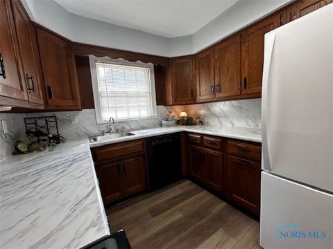 Tiny photo for 817 Oakwood Avenue, Bryan, OH 43506 (MLS # 6136217)