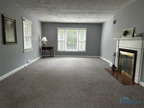 Tiny photo for 817 Oakwood Avenue, Bryan, OH 43506 (MLS # 6136217)