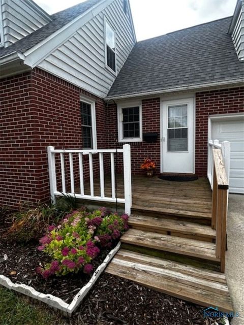 Tiny photo for 817 Oakwood Avenue, Bryan, OH 43506 (MLS # 6136217)