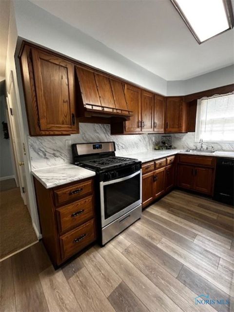 Tiny photo for 817 Oakwood Avenue, Bryan, OH 43506 (MLS # 6136217)