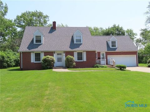Photo of 817 Oakwood Avenue, Bryan, OH 43506 (MLS # 6136217)