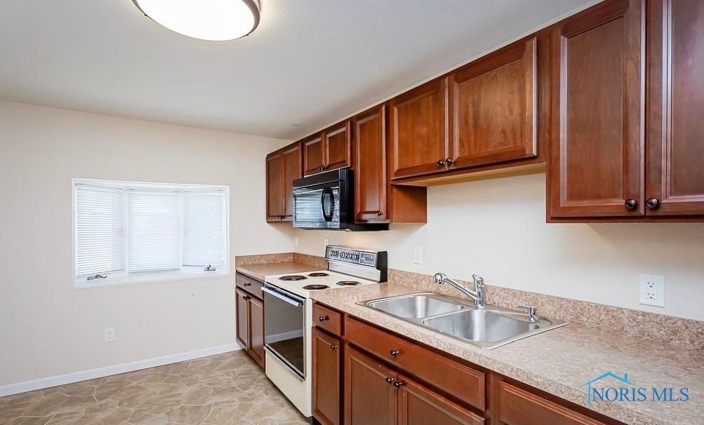 5241 Rowland Road, Toledo, Ohio image 12