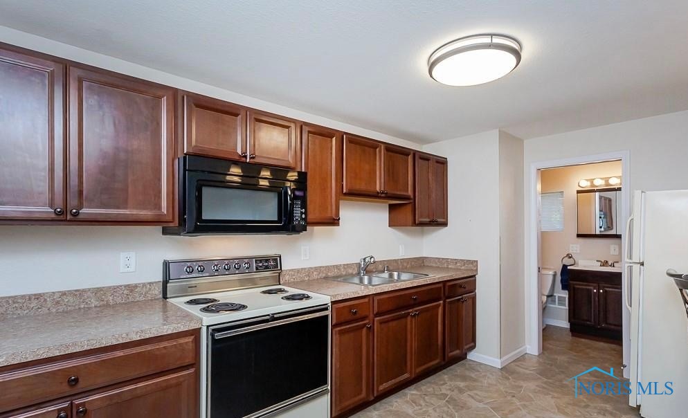 5241 Rowland Road, Toledo, Ohio image 16