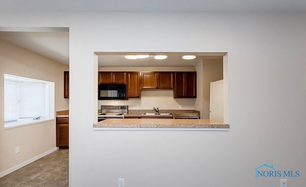 5241 Rowland Road, Toledo, Ohio image 10