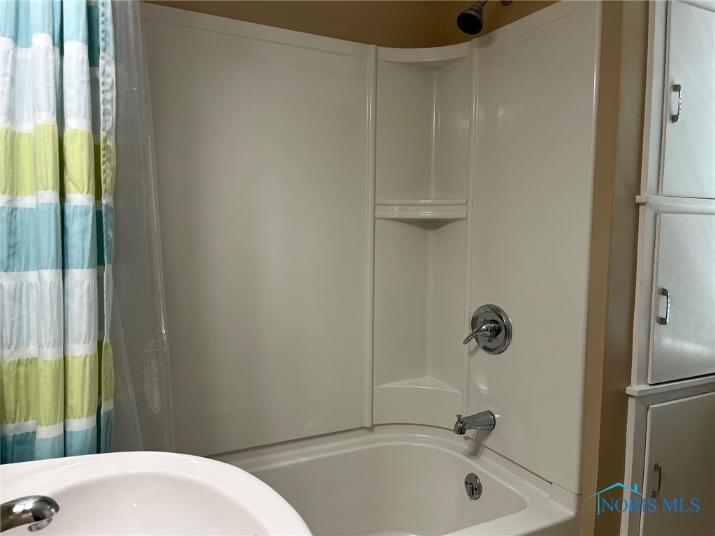 3136 Drummond Road, Toledo, Ohio image 23