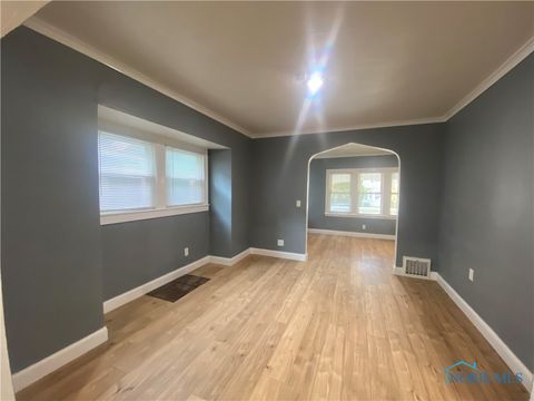 Tiny photo for 2017 Marlow Road, Toledo, OH 43613 (MLS # 6136322)